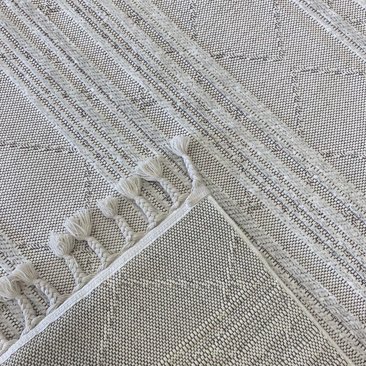 Meridyen Serisi Beyaz Şönil Kilim | Kaymaz Tabanlı, Yıkanabilir Halı