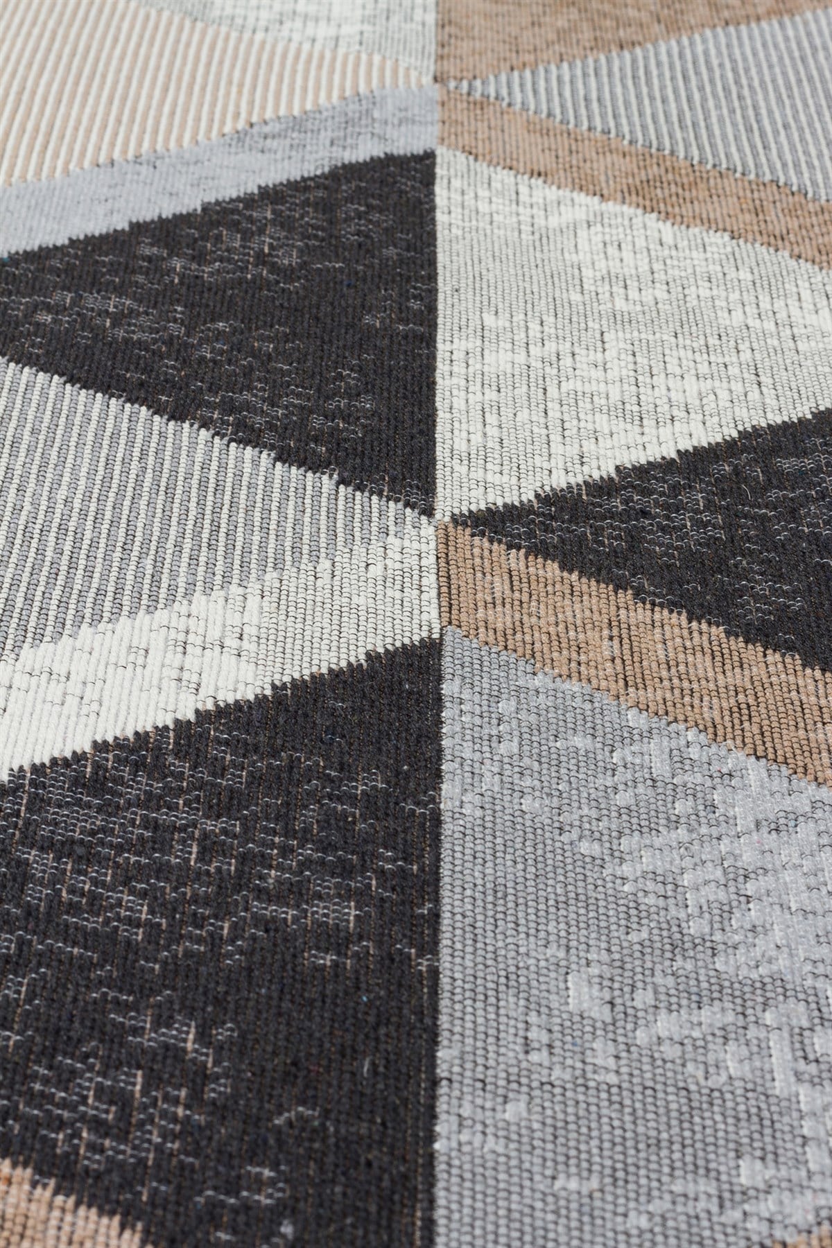 ARYA AR 10 Bej Siyah halı - 80x300, 80x150, 120x180, 160x230 ölçü seçenekleri