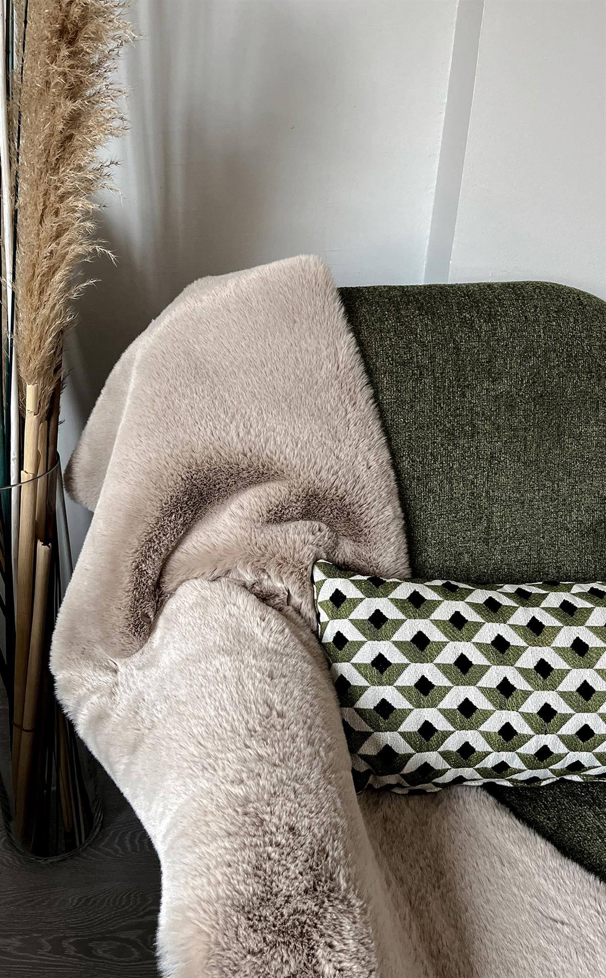 MOLLIS THROW MLS THROW Bej halı - Polyester malzemeden üretilmiş