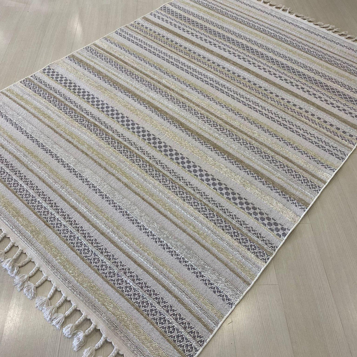 Meridyen Serisi Bej-Beyaz Şönil Kilim | Kaymaz Tabanlı, Yıkanabilir Halı