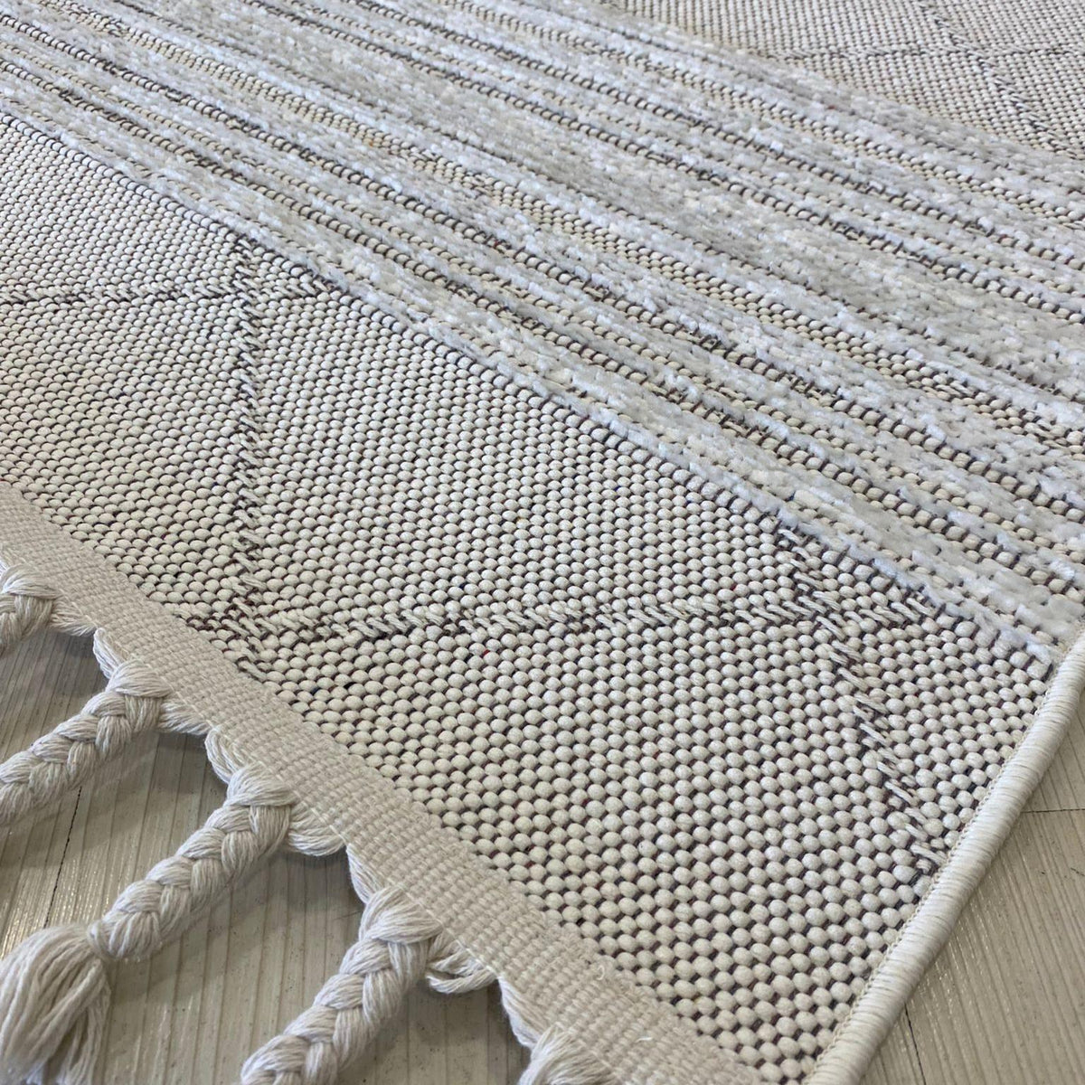 Meridyen Serisi Beyaz Şönil Kilim | Kaymaz Tabanlı, Yıkanabilir Halı