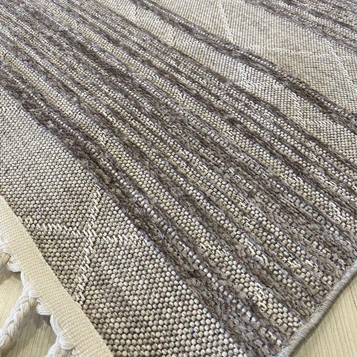 Meridyen Serisi Gri Şönil Kilim | Kaymaz Tabanlı, Yıkanabilir Halı